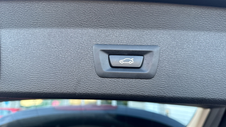 BMW X1 xDrive 20i xLine 5dr Step Auto Petrol Estate